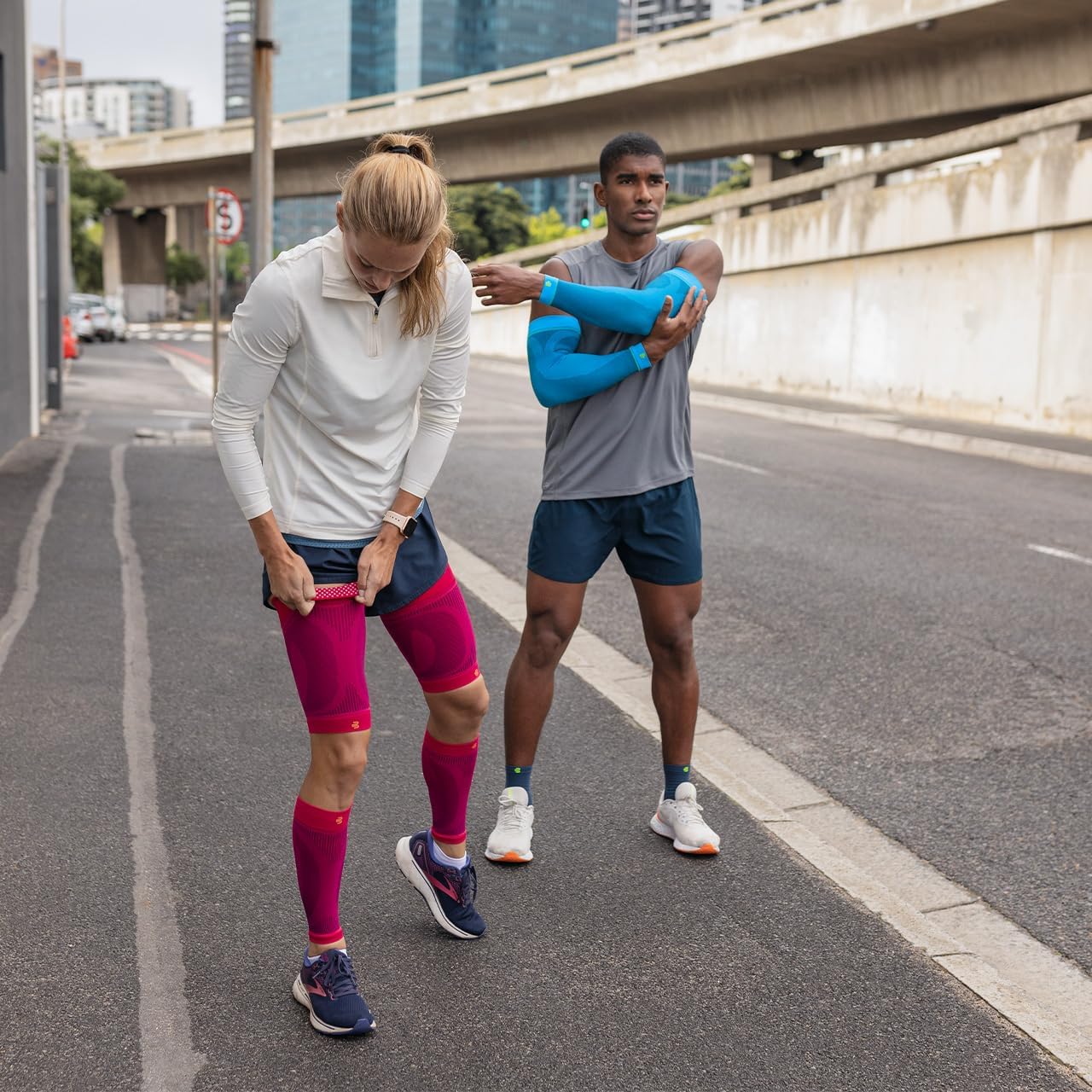 bauerfeind-sports-compression-sleeves-upper-leg-cuisse-s-court-noir image 8