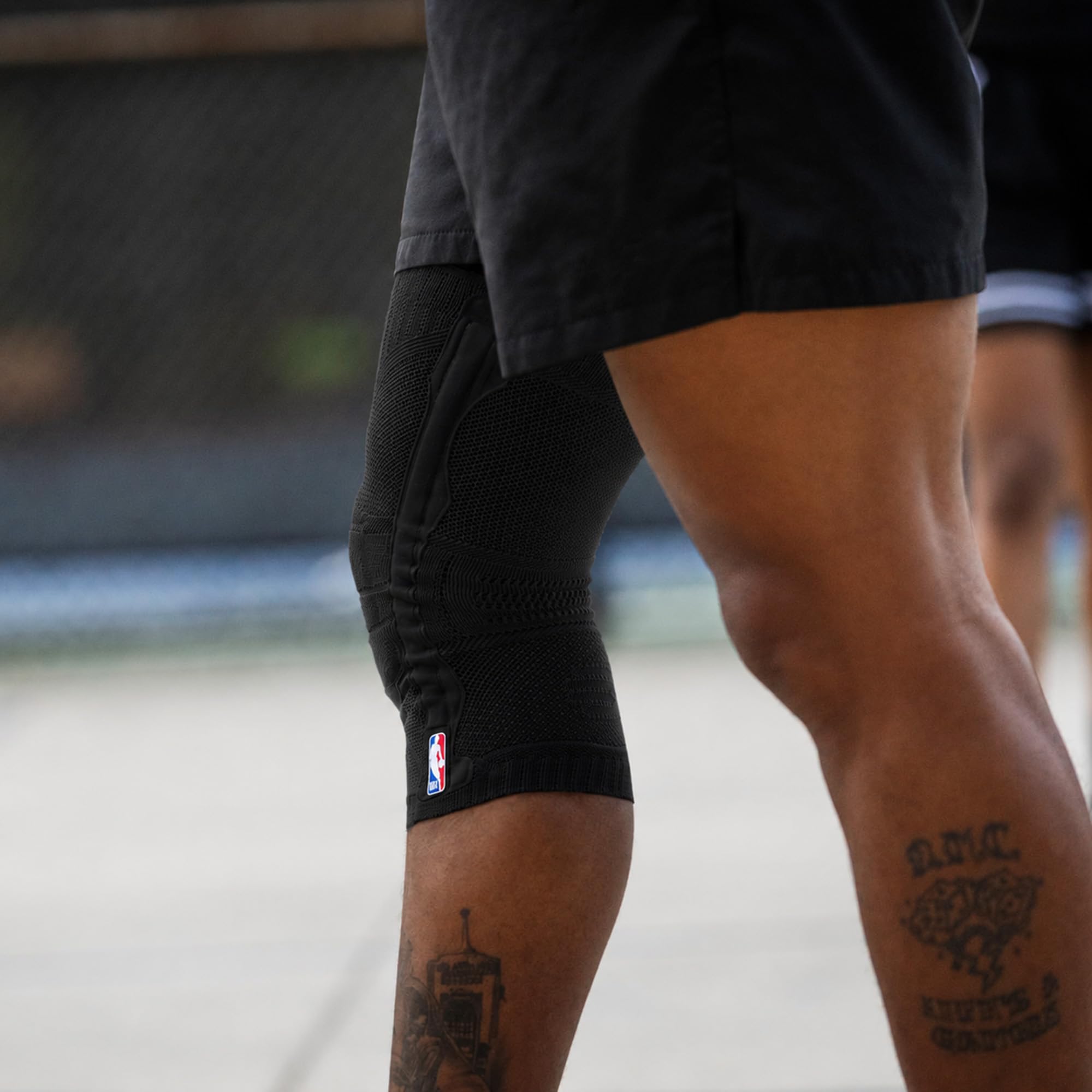 bauerfeind-sports-knee-support-nba-genouill-re-blanche-taille-xs image 6
